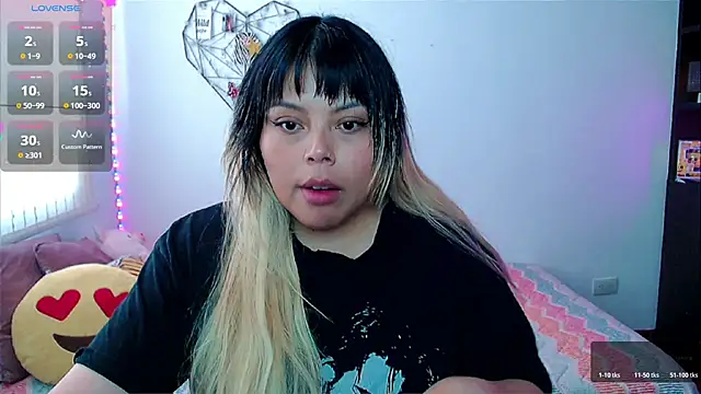 EllieMoonX online show from 04/25/26, 09:12