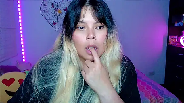 EllieMoonX online show from 04/10/26, 11:23