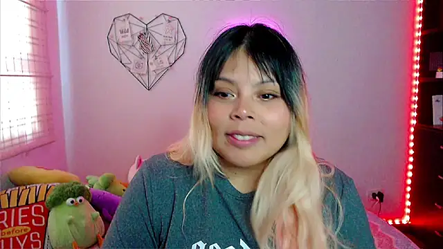 Snapshot of EllieMoonX chatting on 02/18/26, 09:55 EllieMoonX online show from 02/18/26, 09:55