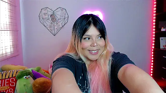 Snapshot of EllieMoonX chatting on 02/08/26, 08:50 EllieMoonX online show from 02/08/26, 08:50