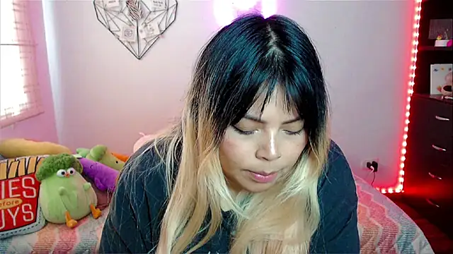 EllieMoonX online show from 03/04/26, 07:54