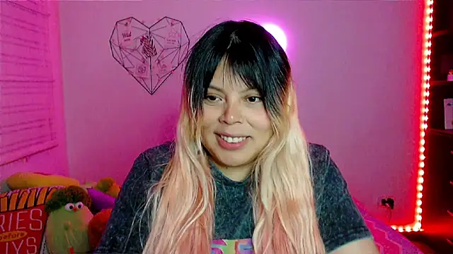 Snapshot of EllieMoonX chatting on 02/12/26, 11:48 EllieMoonX online show from 02/12/26, 11:48