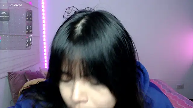 Snapshot of EllieMoonX chatting on 07/14/26, 12:10 EllieMoonX online show from 07/14/26, 12:10