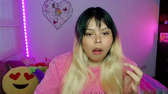 EllieMoonX online show from 04/17/26, 11:07