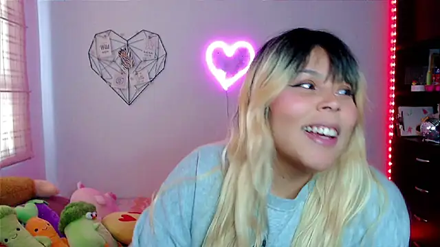 EllieMoonX online show from 11/15/25, 05:28