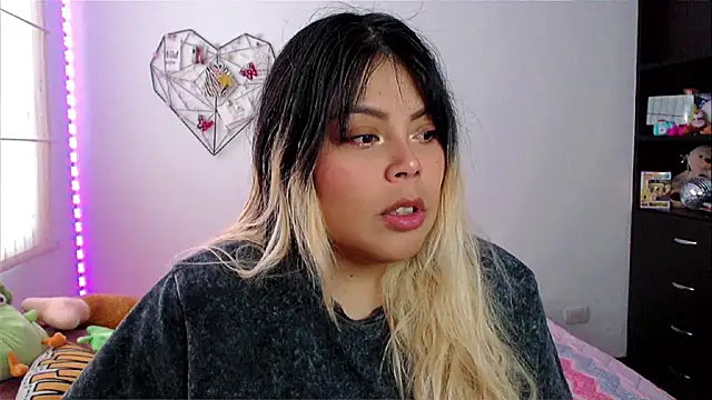 EllieMoonX online show from 04/01/26, 10:07