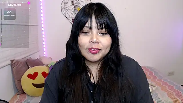Snapshot of EllieMoonX chatting on 06/05/26, 11:54 EllieMoonX online show from 06/05/26, 11:54