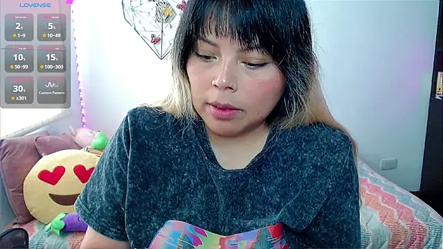 EllieMoonX online show from 04/28/26, 02:21