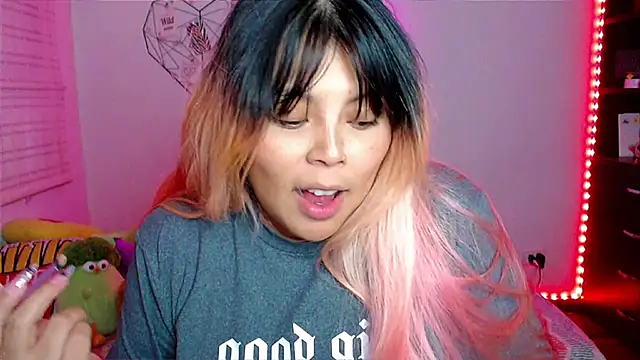 Snapshot of EllieMoonX chatting on 02/03/26, 11:10 EllieMoonX online show from 02/03/26, 11:10