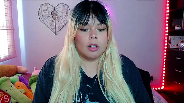 EllieMoonX online show from 11/12/25, 07:51