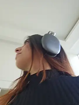 Meganthomson online show from 11/21/25, 09:03