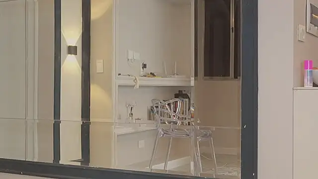 AbrilColls  online show from 11/04/25, 06:50