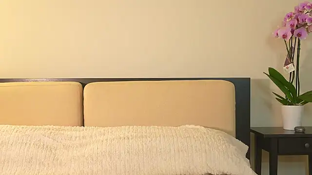 AbrilColls  online show from 03/09/26, 08:01