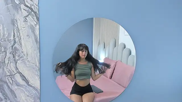 Snapshot of luly_dreams chatting on 04/07/26, 11:12 luly dreams online show from 04/07/26, 11:12