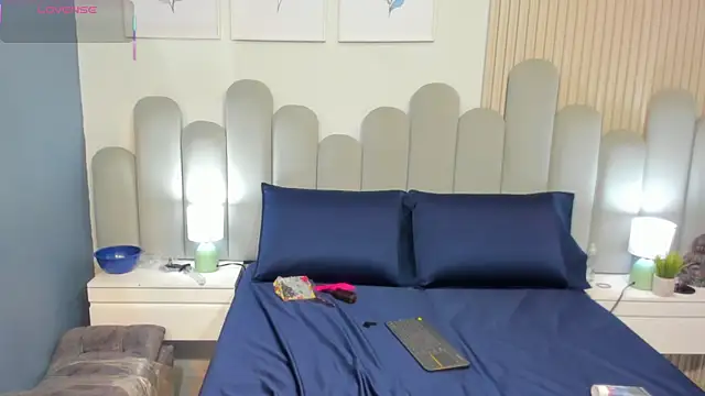 Snapshot of luly_dreams chatting on 04/11/26, 11:47 luly dreams online show from 04/11/26, 11:47