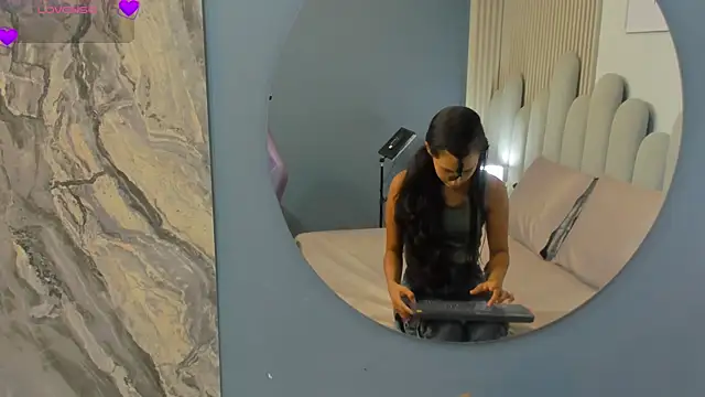 Snapshot of luly_dreams chatting on 04/10/26, 11:17 luly dreams online show from 04/10/26, 11:17