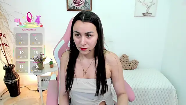 Snapshot of EmmaMyers1 chatting on 07/03/26, 11:44 EmmaMyers1 online show from 07/03/26, 11:44
