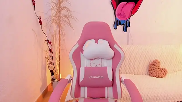 EmmaMyers1 online show from 11/15/25, 02:37