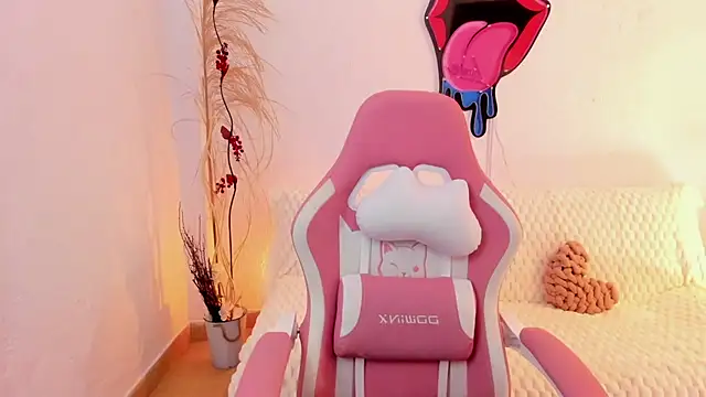 EmmaMyers1 online show from 10/25/25, 11:27