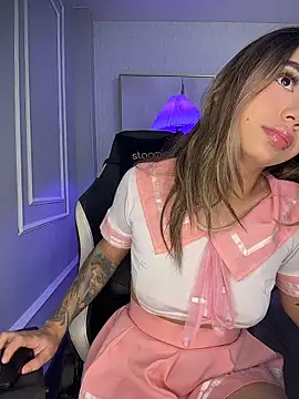 HoneyMollyX online show from 10/22/25, 12:59