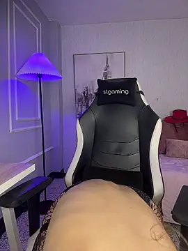 HoneyMollyX online show from 11/10/25, 01:05