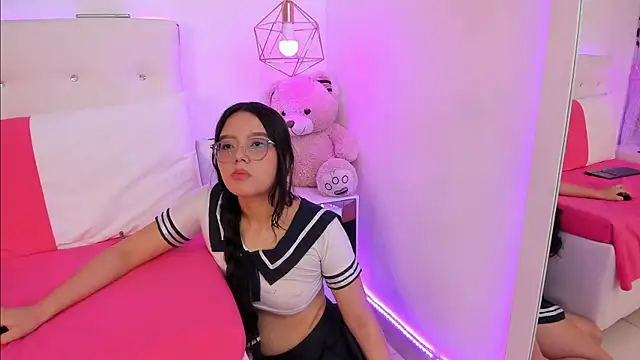 Nara Pink online show from 11/06/25, 08:13