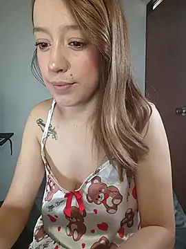 Snapshot of LunaDelire chatting on 10/12/25, 12:28 LunaDelire online show from 10/12/25, 12:28