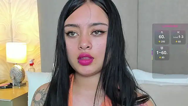 Snapshot of baby_naomy chatting on 10/24/25, 02:05 baby naomy online show from 10/24/25, 02:05