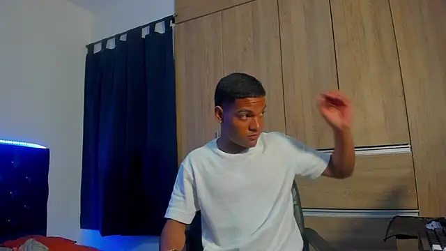 isaac master77 online show from 11/11/25, 02:50