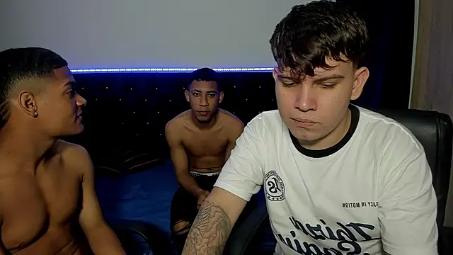 Snapshot of isaac_master77 chatting on 10/14/25, 03:29 isaac master77 online show from 10/14/25, 03:29