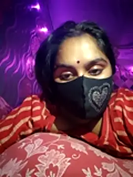 Snapshot of Sweet-Maddlina chatting on 12/21/25, 06:09 Sweet-Maddlina online show from 12/21/25, 06:09