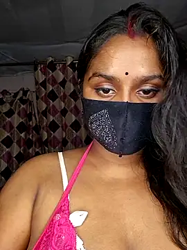 Snapshot of Sweet-Maddlina chatting on 04/04/26, 12:12 Sweet-Maddlina online show from 04/04/26, 12:12