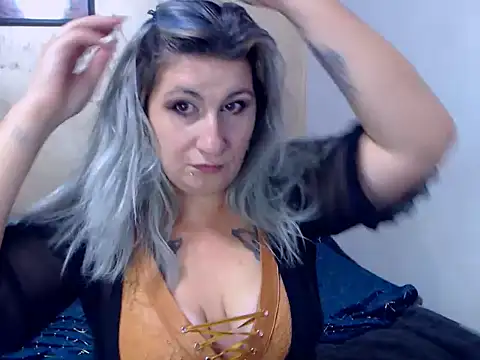 Snapshot of LilithGreenn chatting on 10/15/25, 05:39 LilithGreenn online show from 10/15/25, 05:39