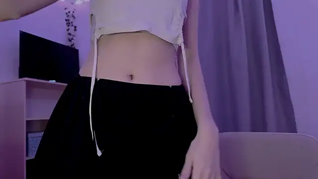 LunaCrave online show from 10/28/25, 04:13