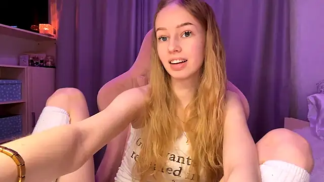 LunaCrave online show from 02/26/26, 05:13