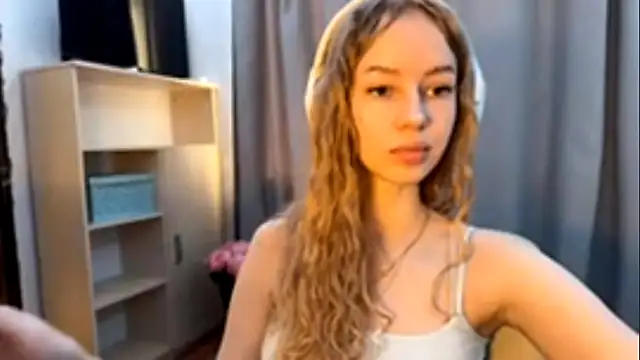 LunaCrave online show from 11/03/25, 11:14