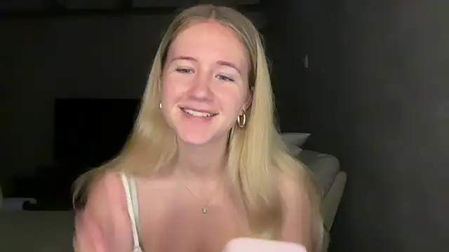 Snapshot of itssosierra chatting on 07/10/26, 12:43 itssosierra online show from 07/10/26, 12:43