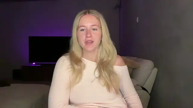 Snapshot of itssosierra chatting on 06/03/26, 12:44 itssosierra online show from 06/03/26, 12:44