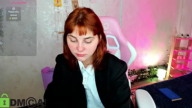 Snapshot of Rene_Shine chatting on 11/19/25, 05:13 Rene Shine online show from 11/19/25, 05:13