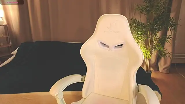 Rene Shine online show from 03/15/26, 05:20