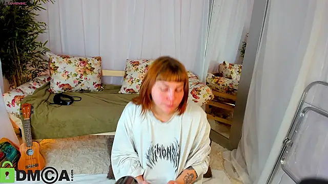 Snapshot of Rene_Shine chatting on 10/18/25, 09:22 Rene Shine online show from 10/18/25, 09:22