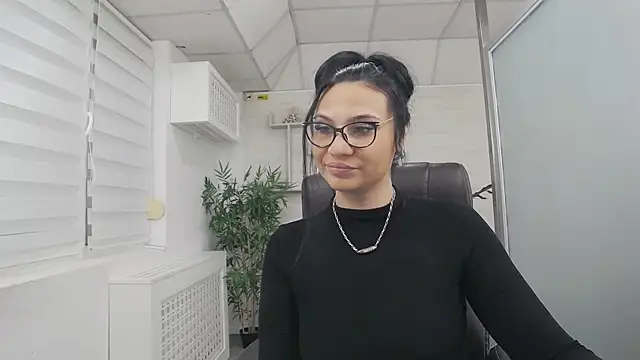 YaraXCox online show from 04/27/26, 03:37