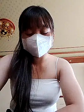 Snapshot of Lovely_xxx chatting on 10/17/25, 12:14 Lovely xxx online show from 10/17/25, 12:14