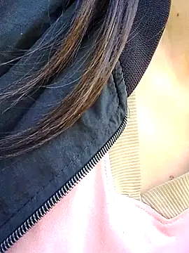 Snapshot of Lovely_xxx chatting on 10/18/25, 12:45 Lovely xxx online show from 10/18/25, 12:45