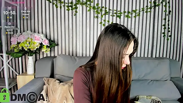 Lana Stones online show from 11/08/25, 12:14