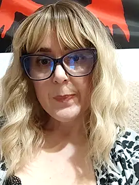 Amelialove42 online show from 04/01/26, 05:43