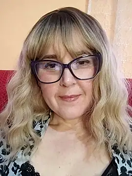 Amelialove42 online show from 05/05/26, 03:26