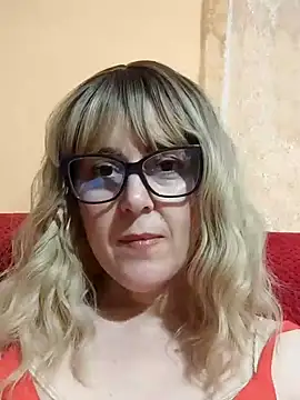Amelialove42 online show from 05/18/26, 07:07