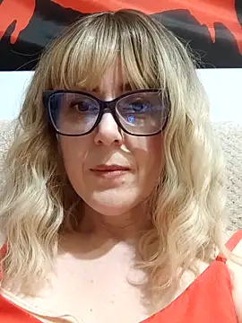 Amelialove42 online show from 04/04/26, 07:53