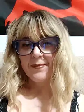 Amelialove42 online show from 04/20/26, 06:53